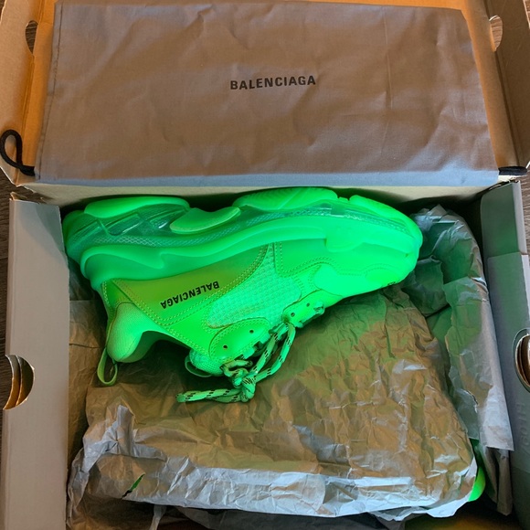 SOLD BALENCIAGA FLUO GREEN - Picture 4 of 5